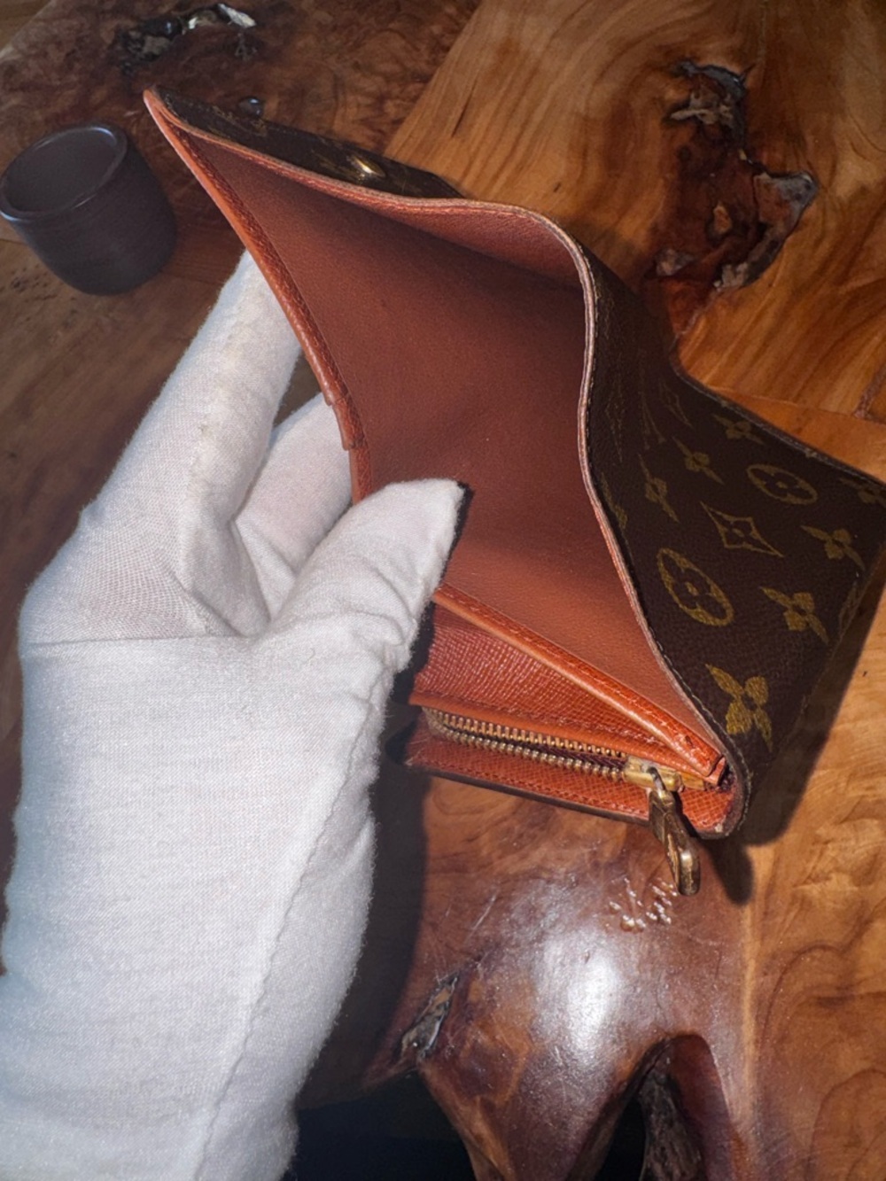 - Louis Vuitton Monogram Porte
Monnaie Billets Tresor Bifold
Wallet vintage - Picture 13 of 15